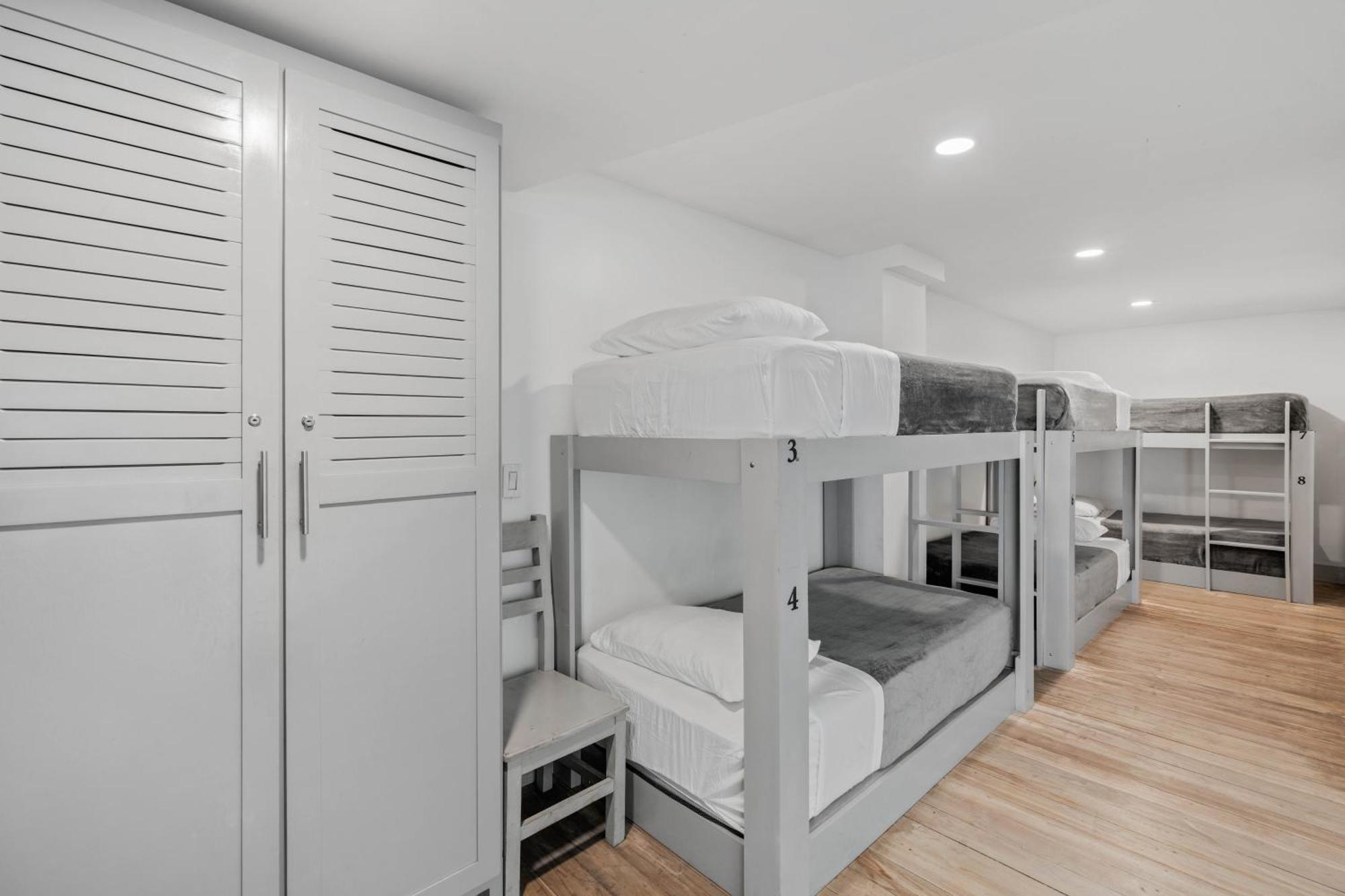 Iguana Surf Camp Hotel Tamarindo Ngoại thất bức ảnh