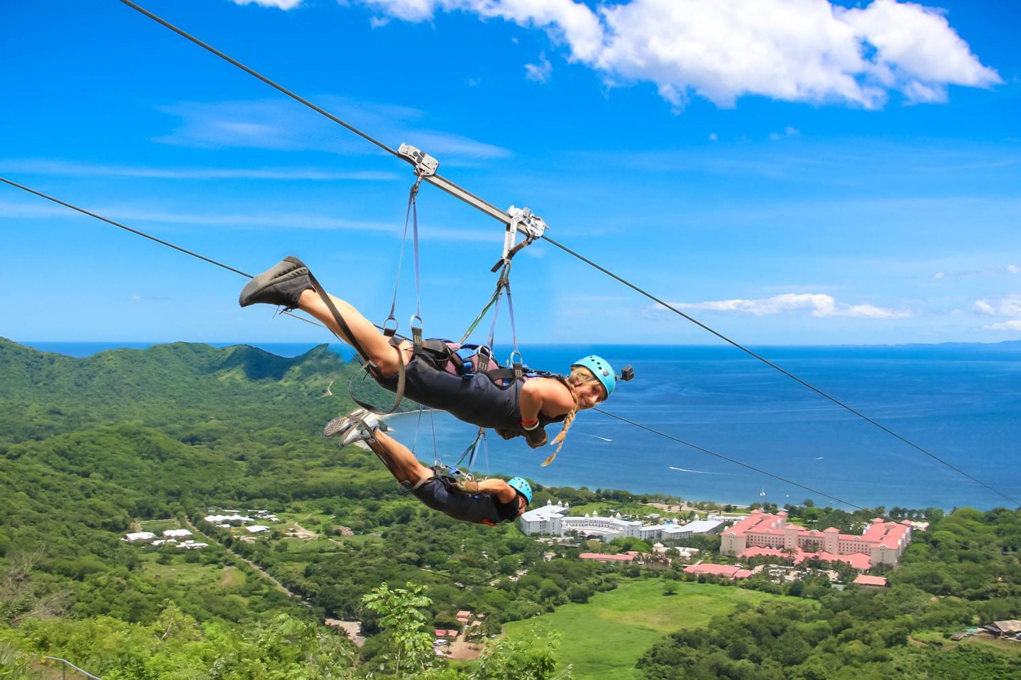 Iguana Surf Camp Hotel Tamarindo Ngoại thất bức ảnh